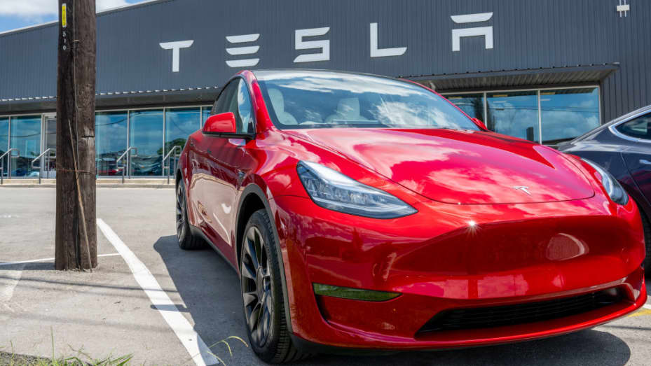 AUSTIN, TEXAS - MAY 31: A Tesla Model Y is seen on a Tesla car lot on May 31, 2023 in Austin, Texas.